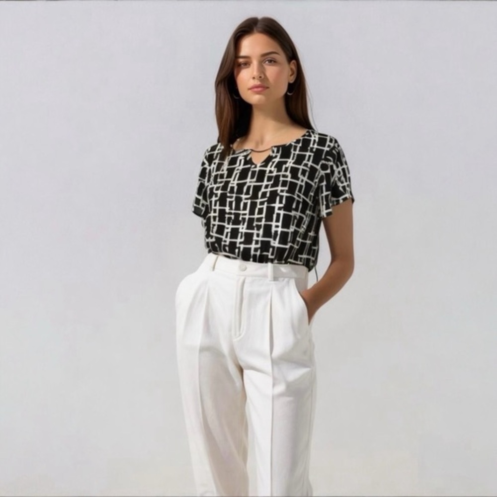 Counterparts Womens Short Flutter Sleeve Top Size Small Black Patterned